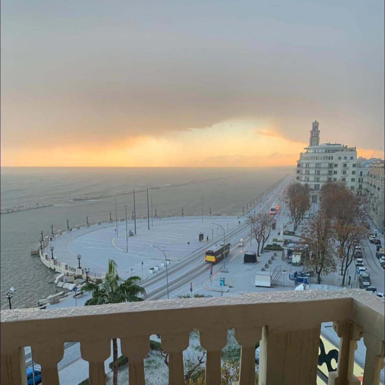 B&B Via Dell'Azzurra Bari Bagian luar foto